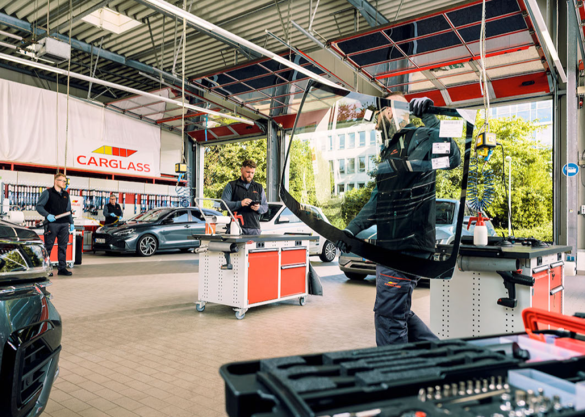 DKV Mobility und Autoglasspezialist Carglass® schließen Partnerschaft