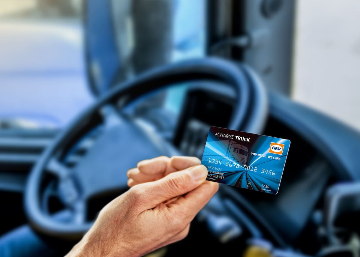 DKV Mobility bringt Ladekarte speziell für Elektro-Lkw auf den Markt