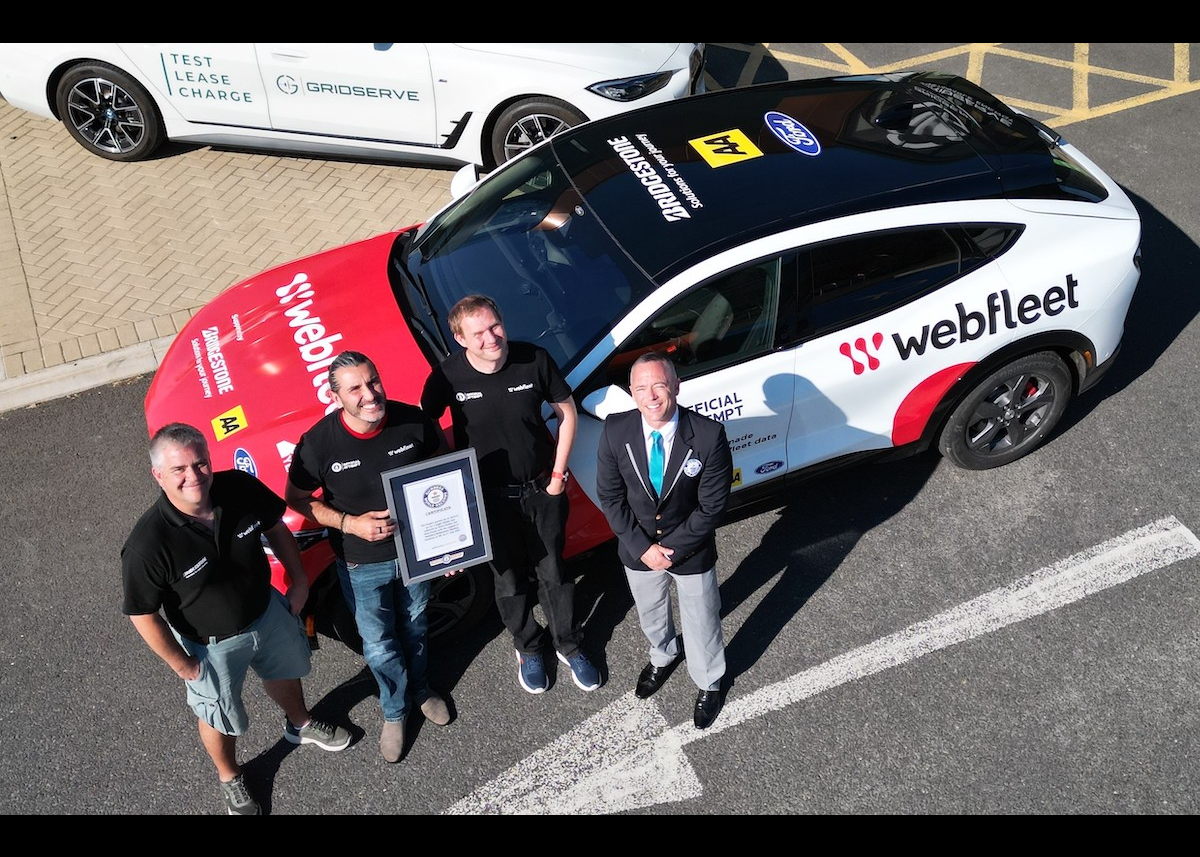 Webfleet stellt neuen GUINNESS WORLD RECORD mit einem Elektroauto auf: 916,74 Kilometer Fahrt mit einer einzigen Ladung