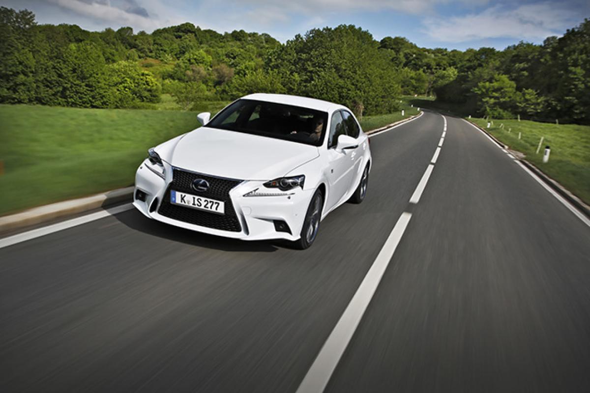 Lexus IS 300h F-Sport