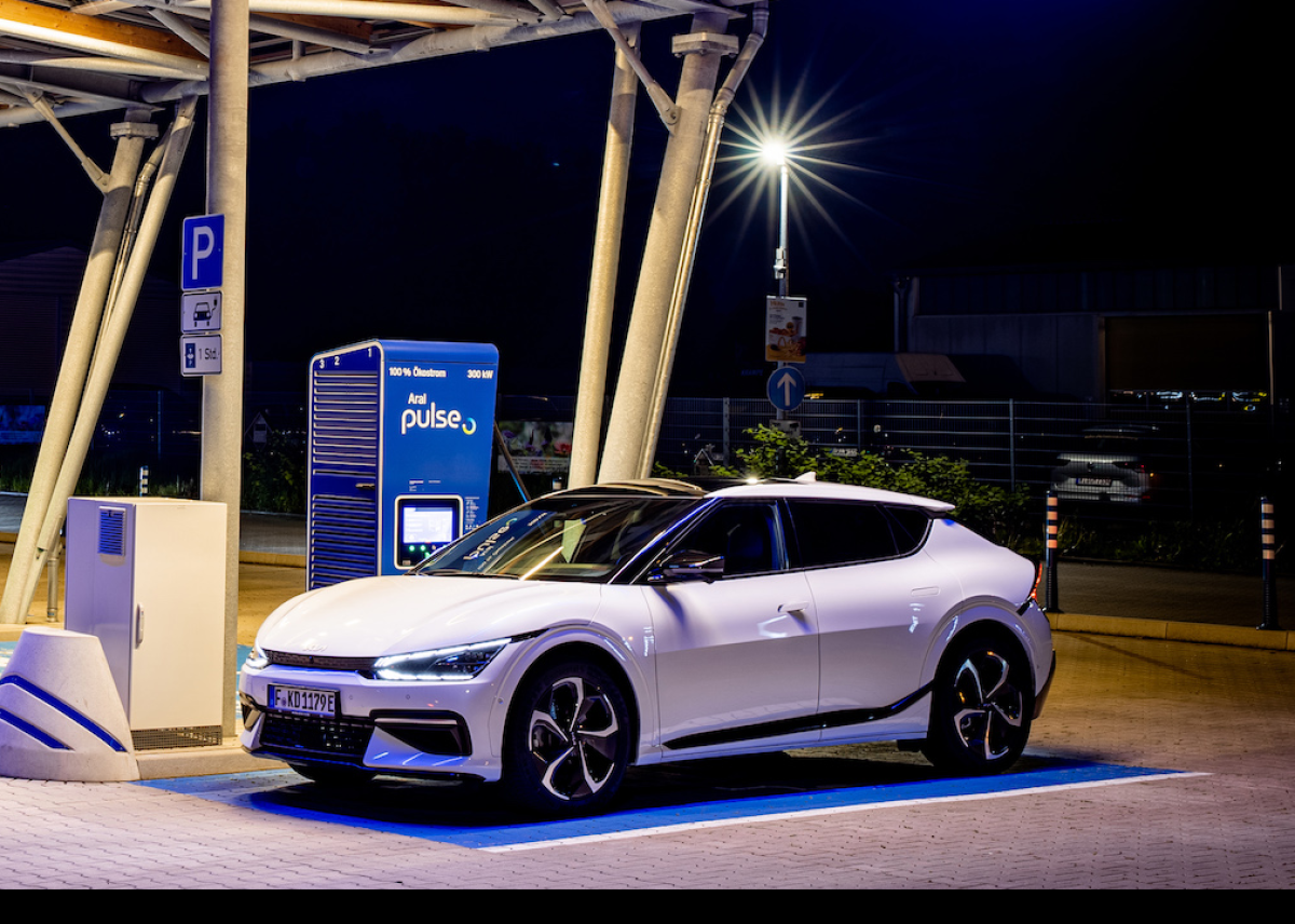 Kia-Charge-Kunden laden Strom jetzt auch bei Aral pulse günstiger