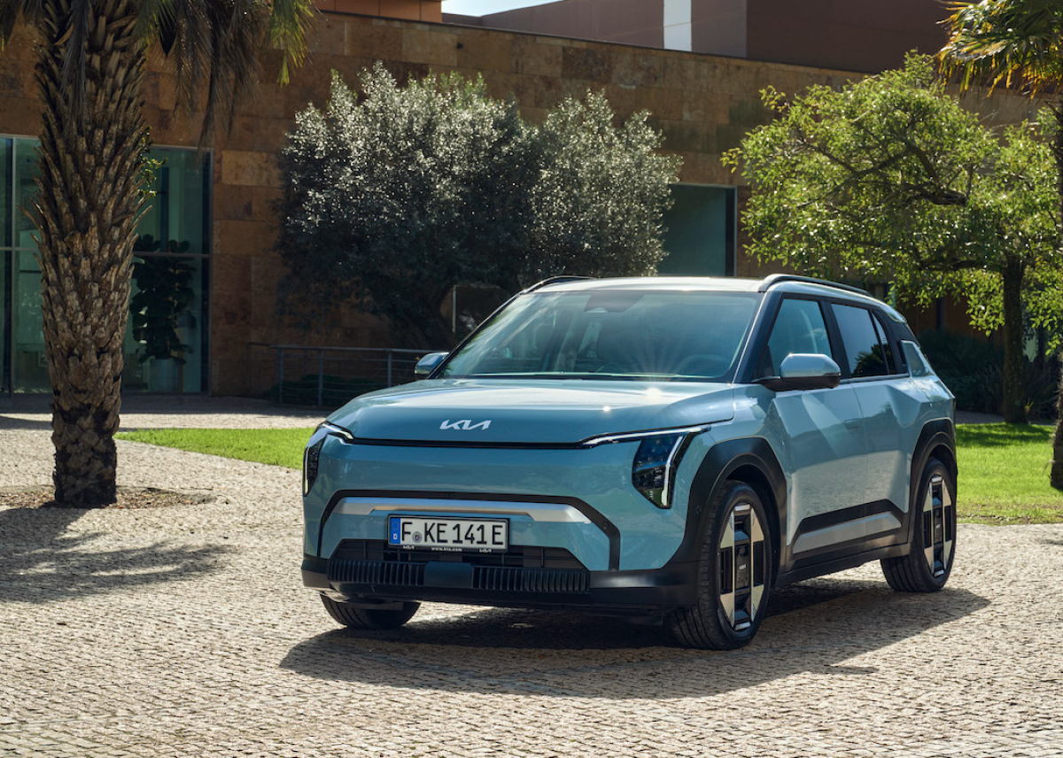 Kia EV3 jetzt mit KI-Assistent, breitem In-Car-Entertainment-Angebot und neuem „Business-Paket“