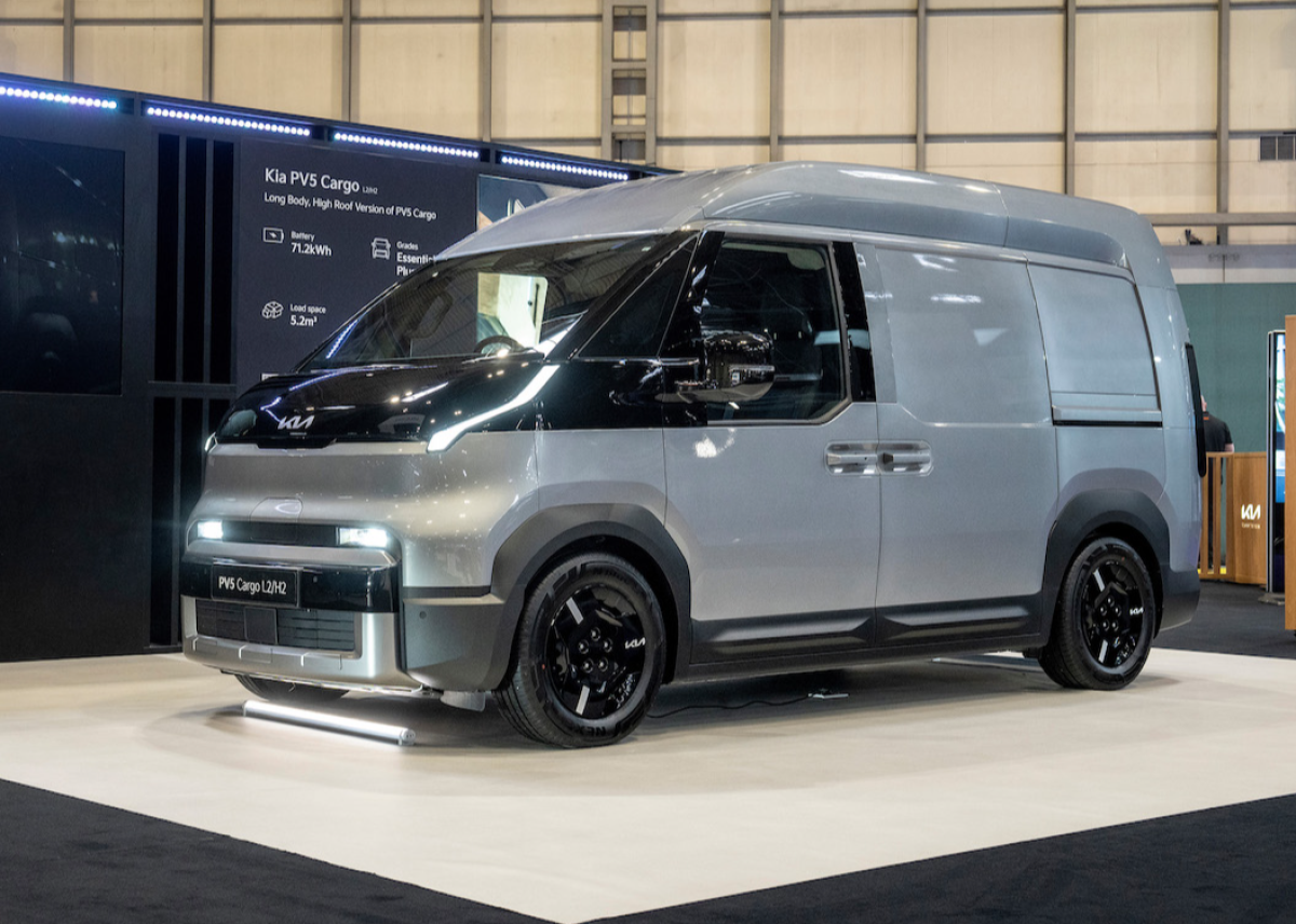 Geräumig und wendig: Kia stellt Hochdach- und Kurzversion des PV5 Cargo vor