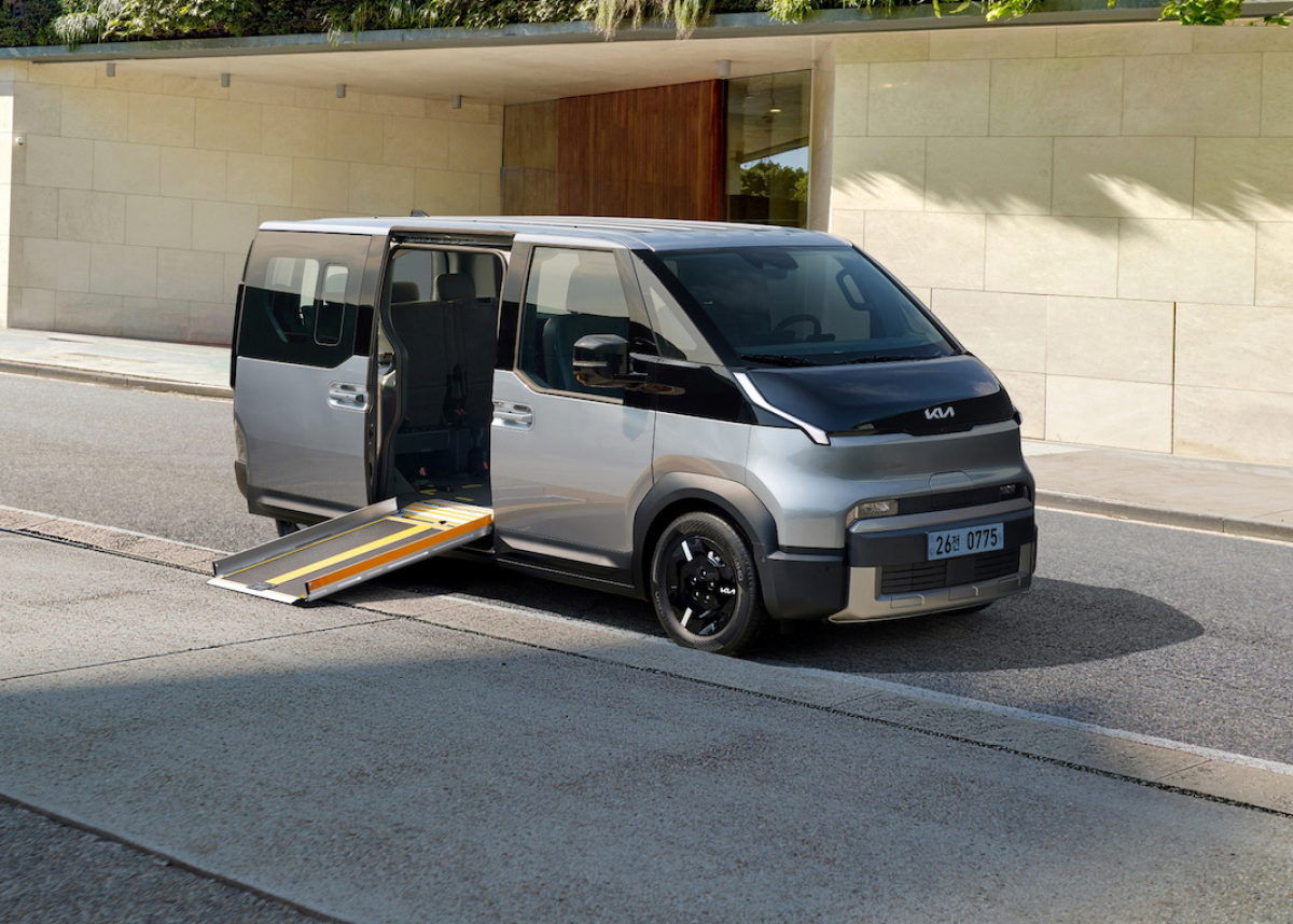 Barrierefreie Mobilität: Kia stellt rollstuhlgerechten PV5 WAV vor