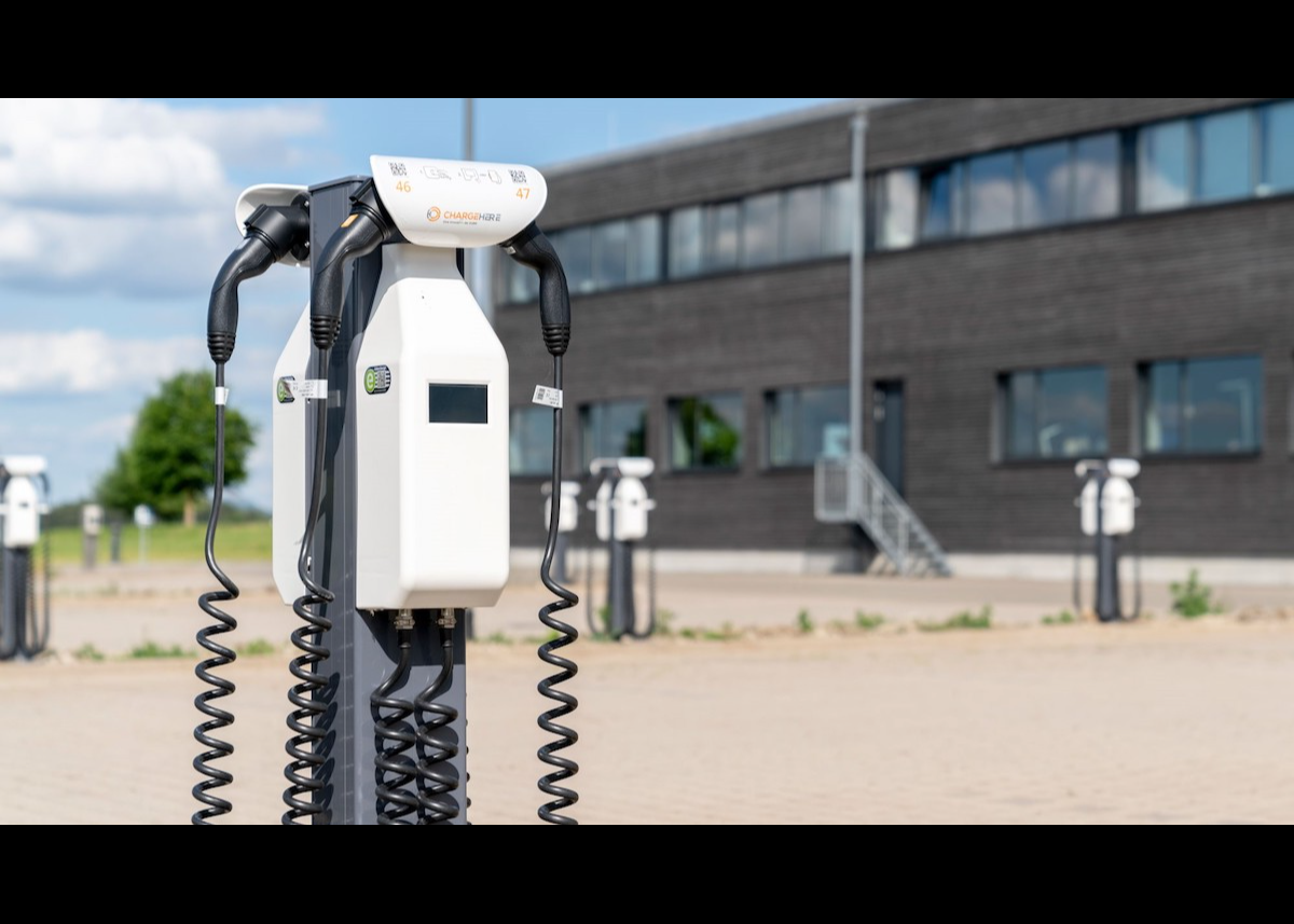 Gewerblicher Ladeinfrastruktur-Ausbau: EnBW-Tochter ChargeHere veröffentlicht 100%-Kampagne zur Förderung nachhaltiger Mobilität