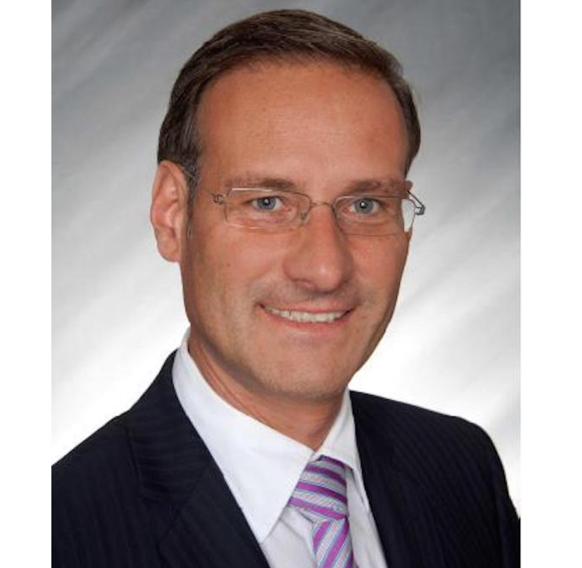 Thomas Lamperstorfer neuer Leiter Marketing & Vertrieb für Finanzprodukte zu JLR