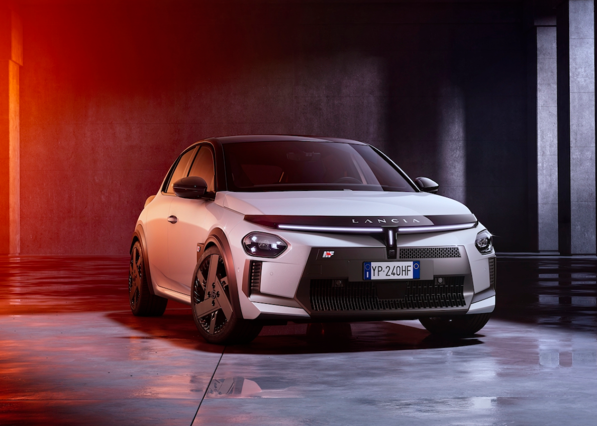 Lancia Ypsilon HF und Lancia Ypsilon Rally 4 HF: Zwei neue Hochleistungsfahrzeuge für Strasse und Rallyesport