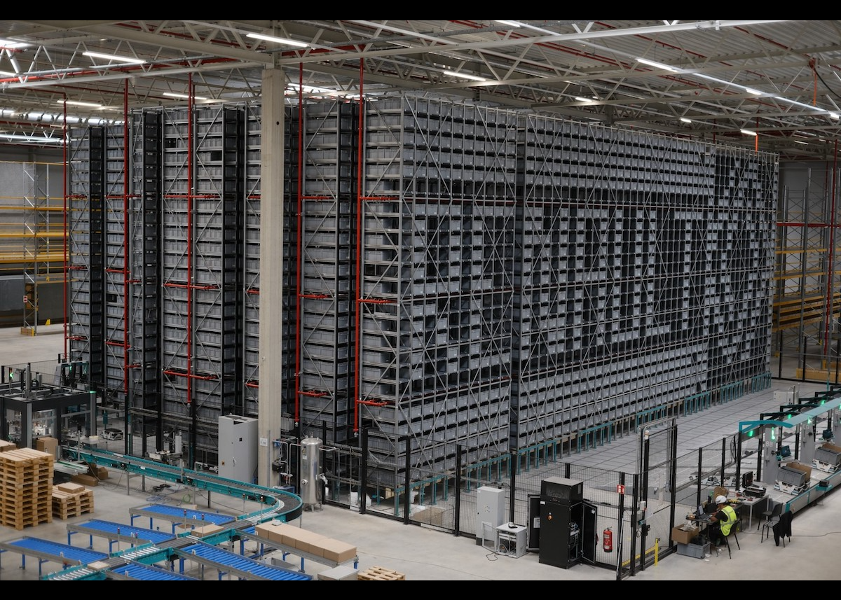 Renault Deutschland weiht neues, hochmodernes Logistikzentrum in Brühl ein