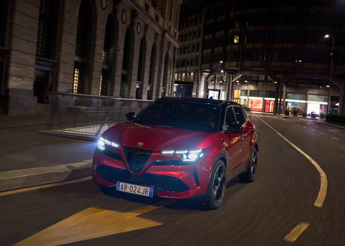 Elektrischer Fahrspaß mit 207 kW (280 PS): Alfa Romeo Junior Veloce bestellbar