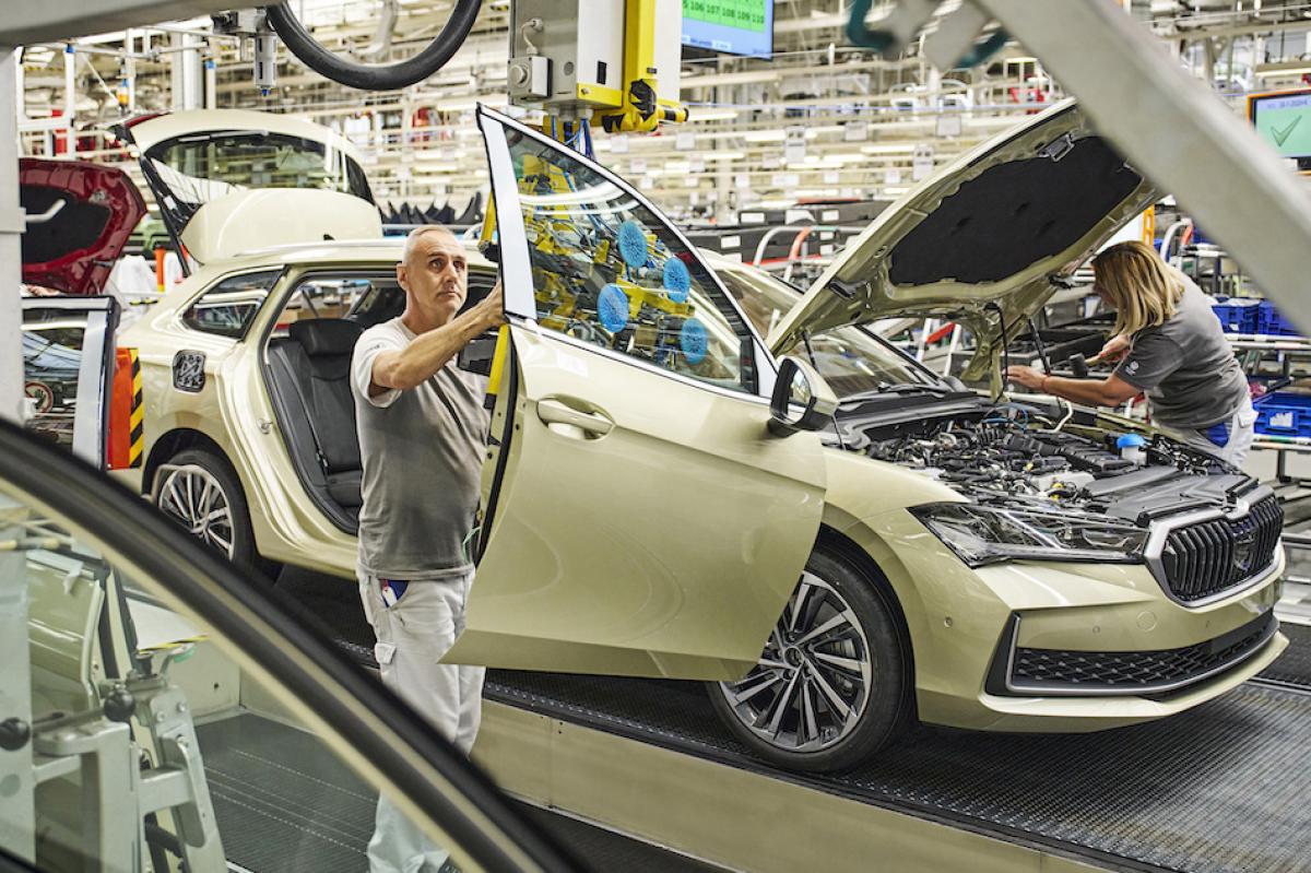 Škoda Auto beginnt mit der Serienfertigung des neuen Superb in Bratislava