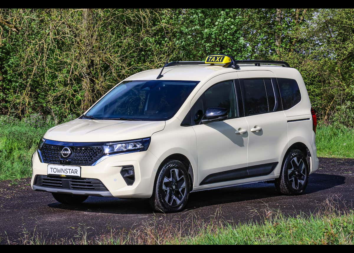 Neu: Nissan Qashqai und Townstar Kombi als Taxi