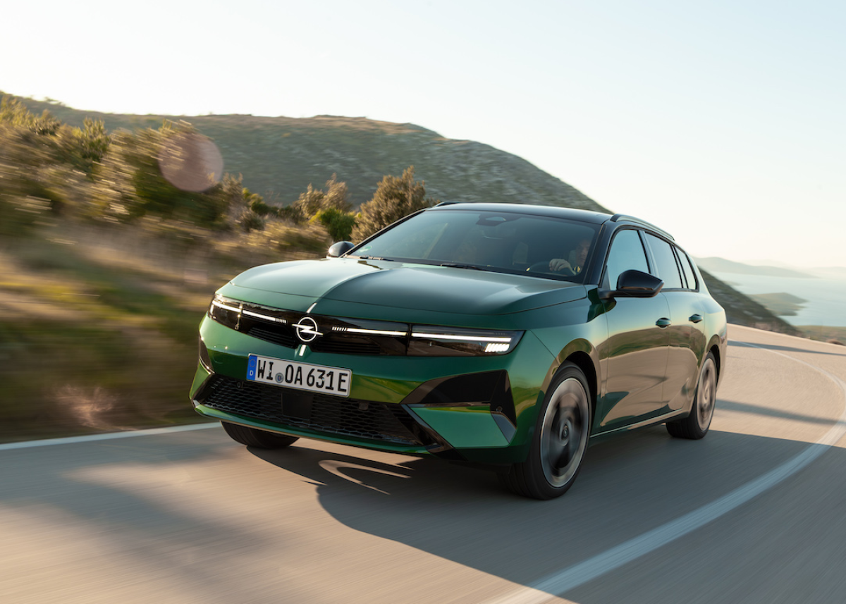 Kompakt-Klasse: Die serienmäßigen Intelli-Sitze im neuen Opel Astra