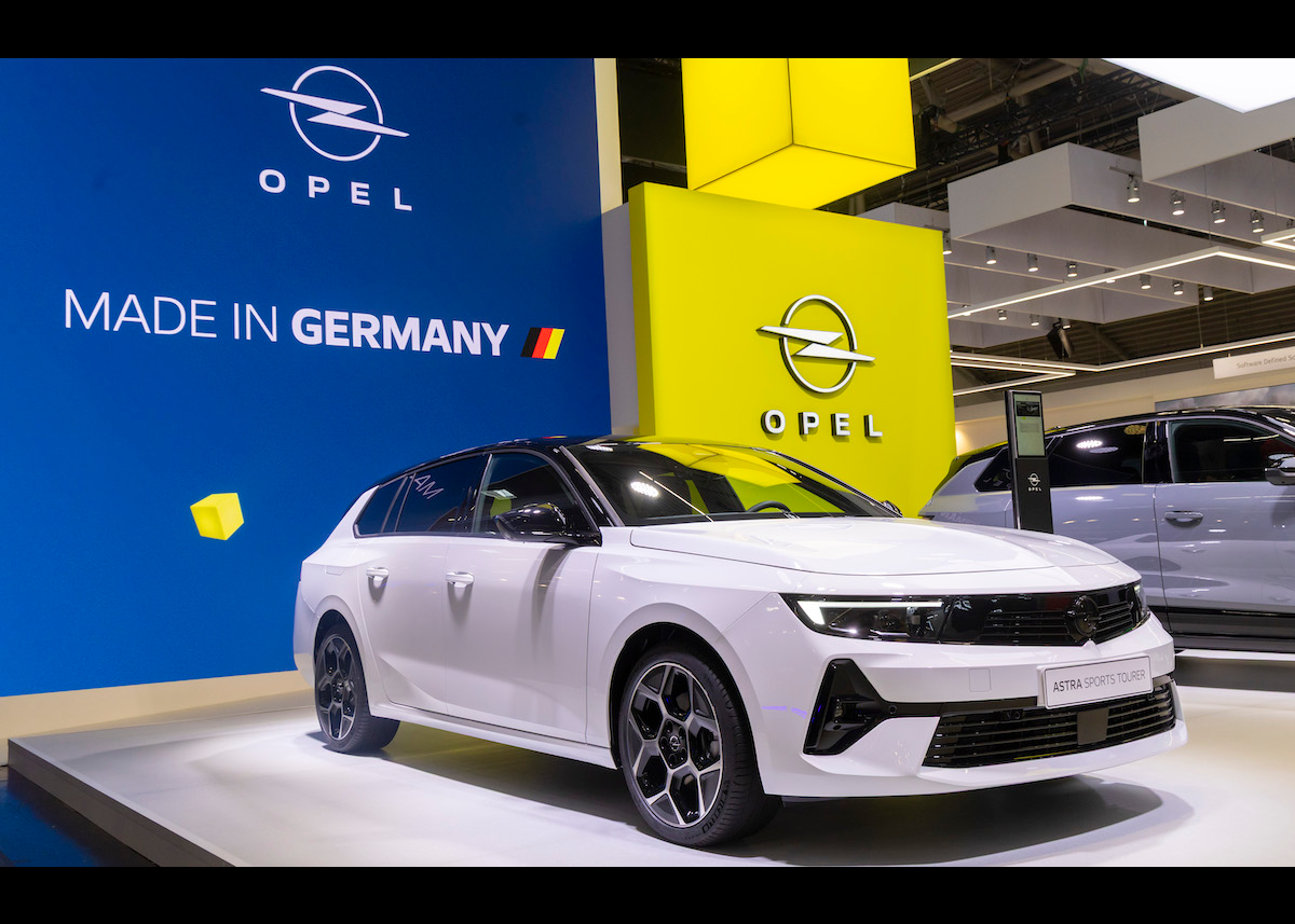 Dauerläufer für Familie und Beruf: Der Opel Astra Sports Tourer Hybrid
