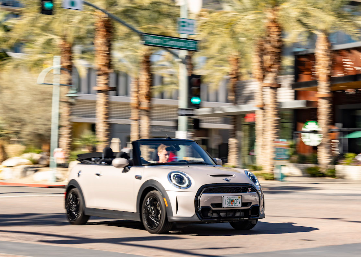 360 Grad Freiheit: Das MINI Cooper S Cabrio in Palm Springs