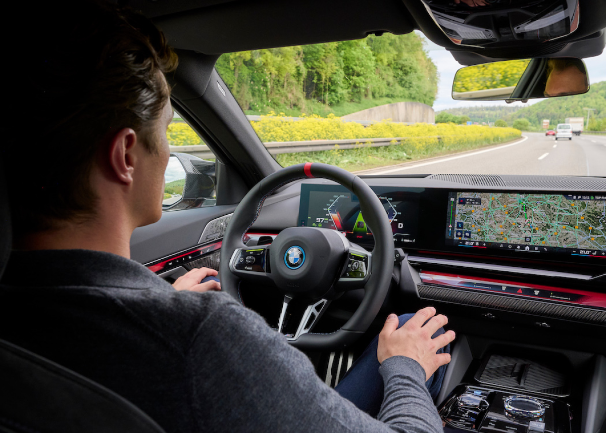 BMW Autobahnassistent: Über 200 Millionen freihändig gefahrene Kunden-Kilometer