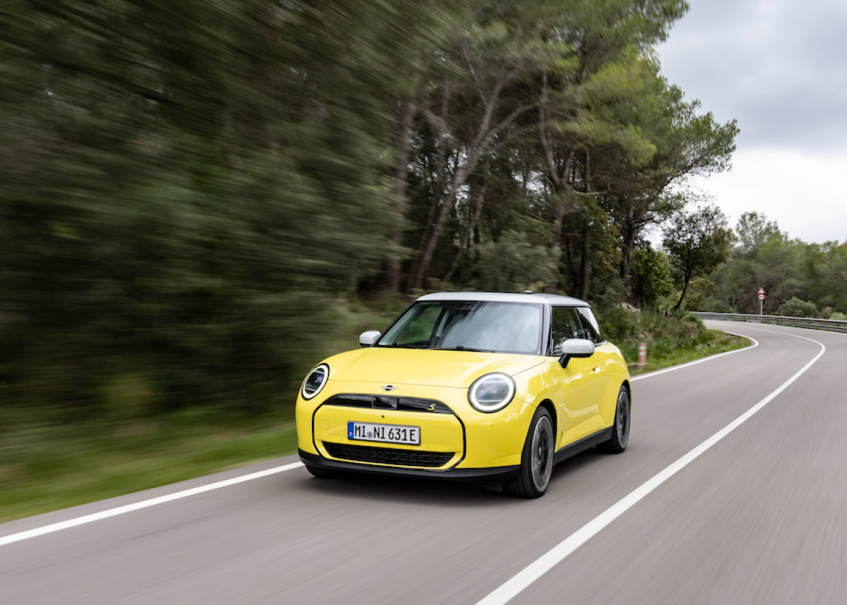 Postcard Story. Der MINI Cooper SE im Classic Trim