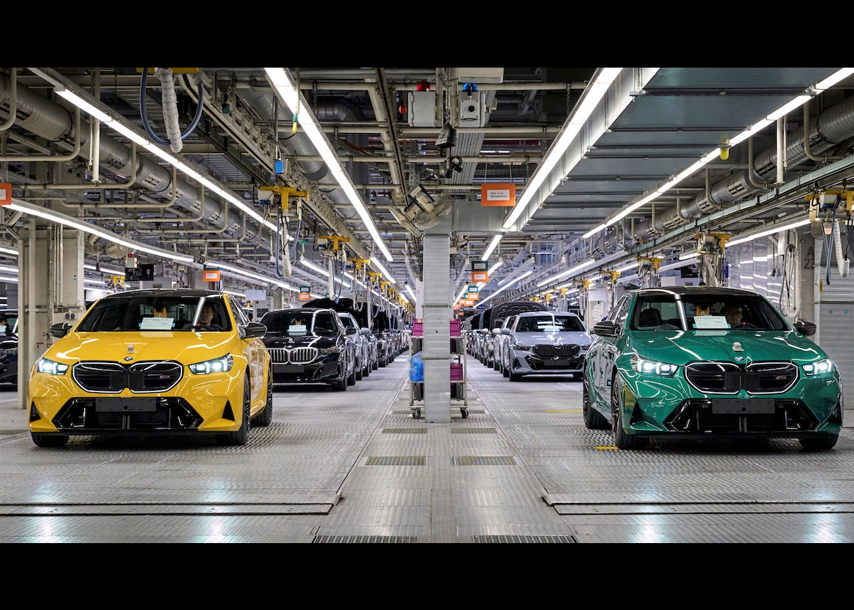 Produktionsstart für High-Performance Limousine