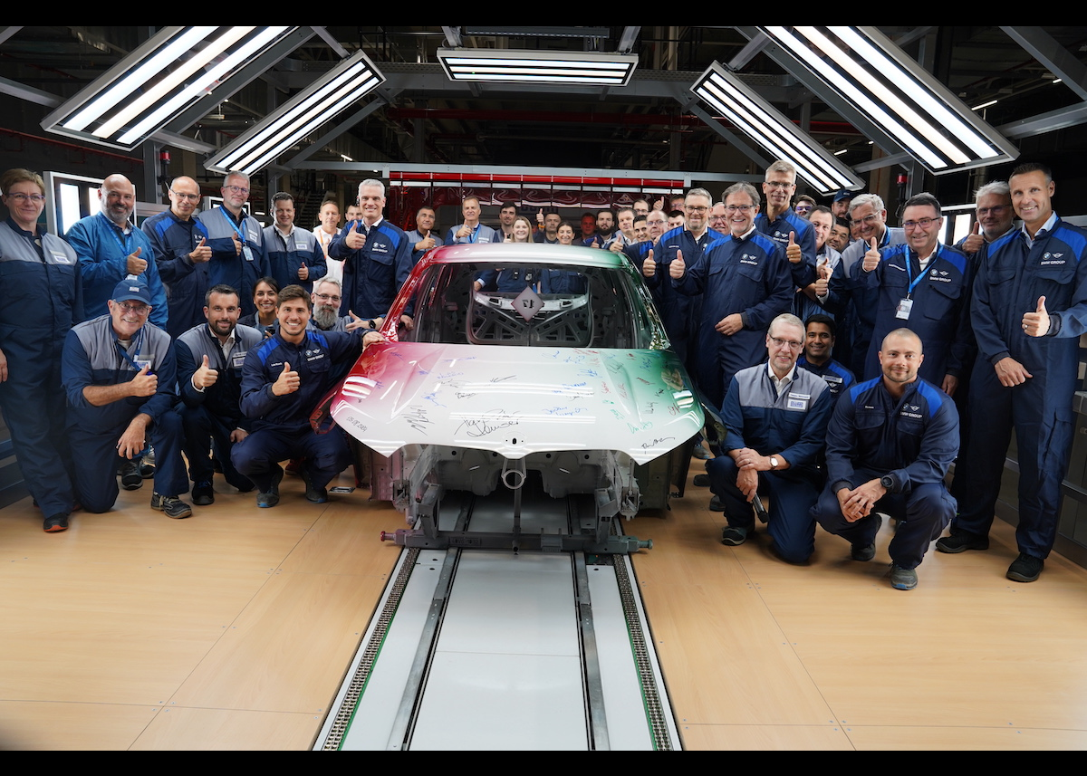 Jetzt wird‘s bunt in Debrecen – Lackiererei startet als erste Technologie im neuen BMW Group Werk den Betrieb