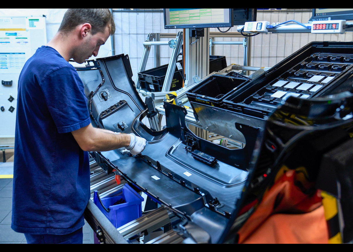 Technologie Exterieur Komponenten des BMW Group Werks Leipzig gewinnt „Automotive Lean Production Award“