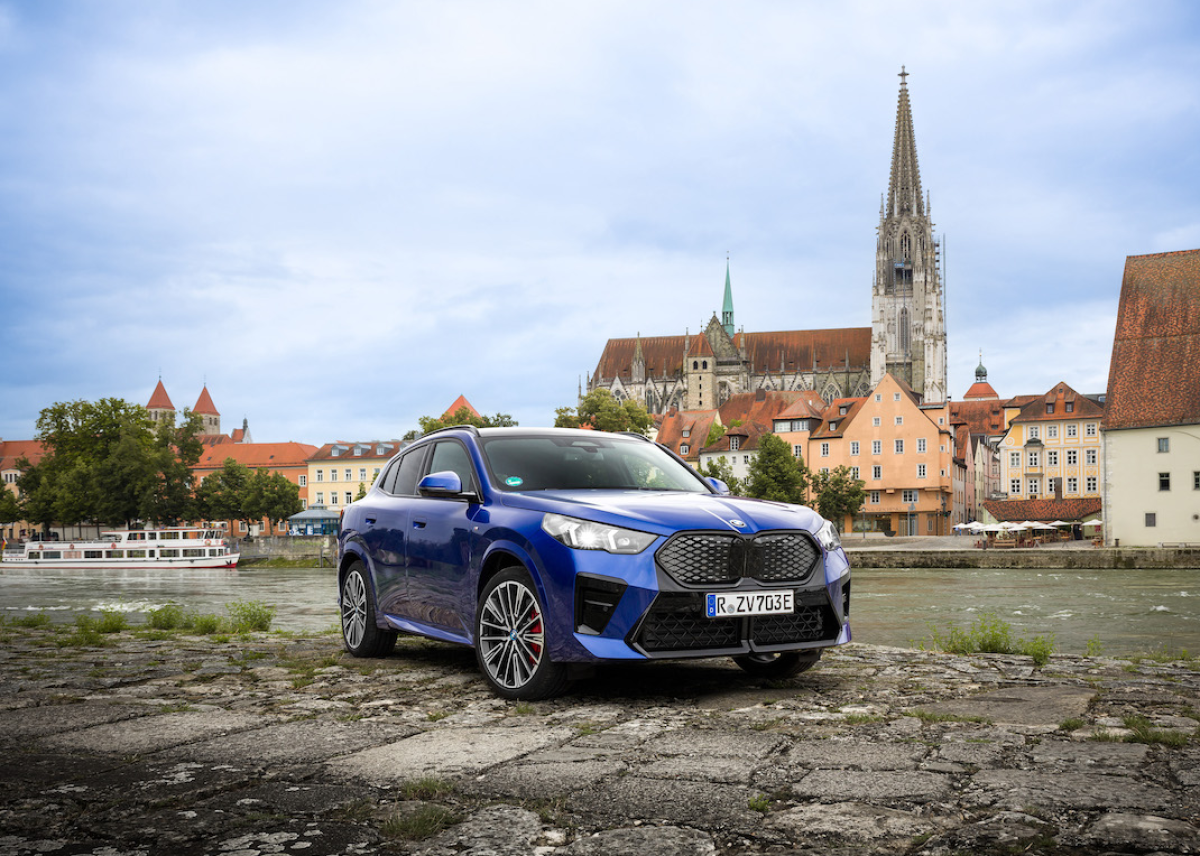 BMW Group Werk Regensburg setzt Rekordproduktion 2025 fort – starke Nachfrage und Vorbereitung auf NEUE KLASSE