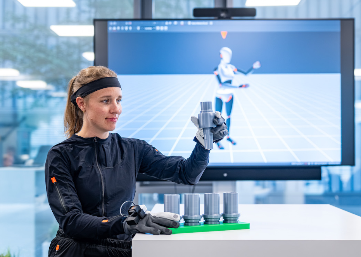 BMW Group Werk Landshut entwickelt Software für humanoide Robotik in der Komponentenfertigung