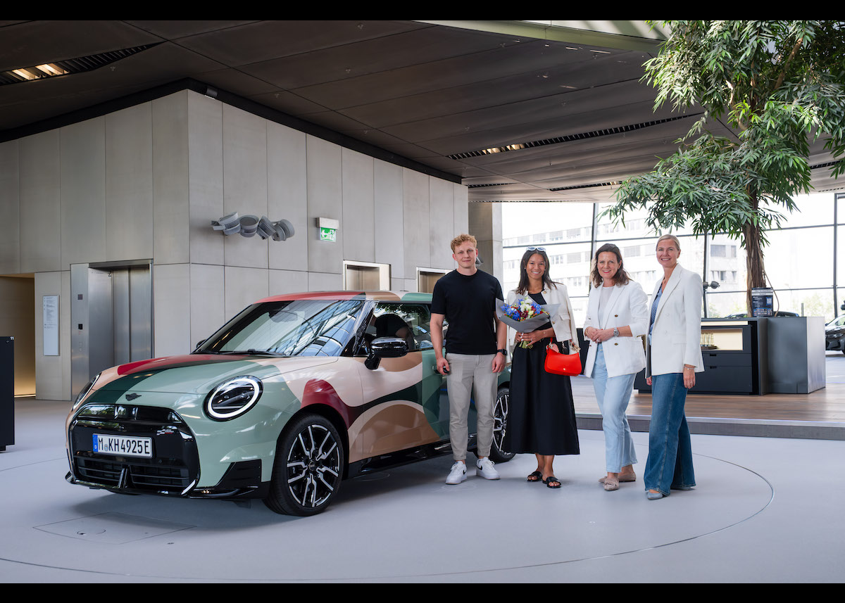 Design Bold. Win Big. Der Gewinner des MINI Creative AI Contest fährt 10 Monate einen MINI Cooper SE im eigenen Siegerlook