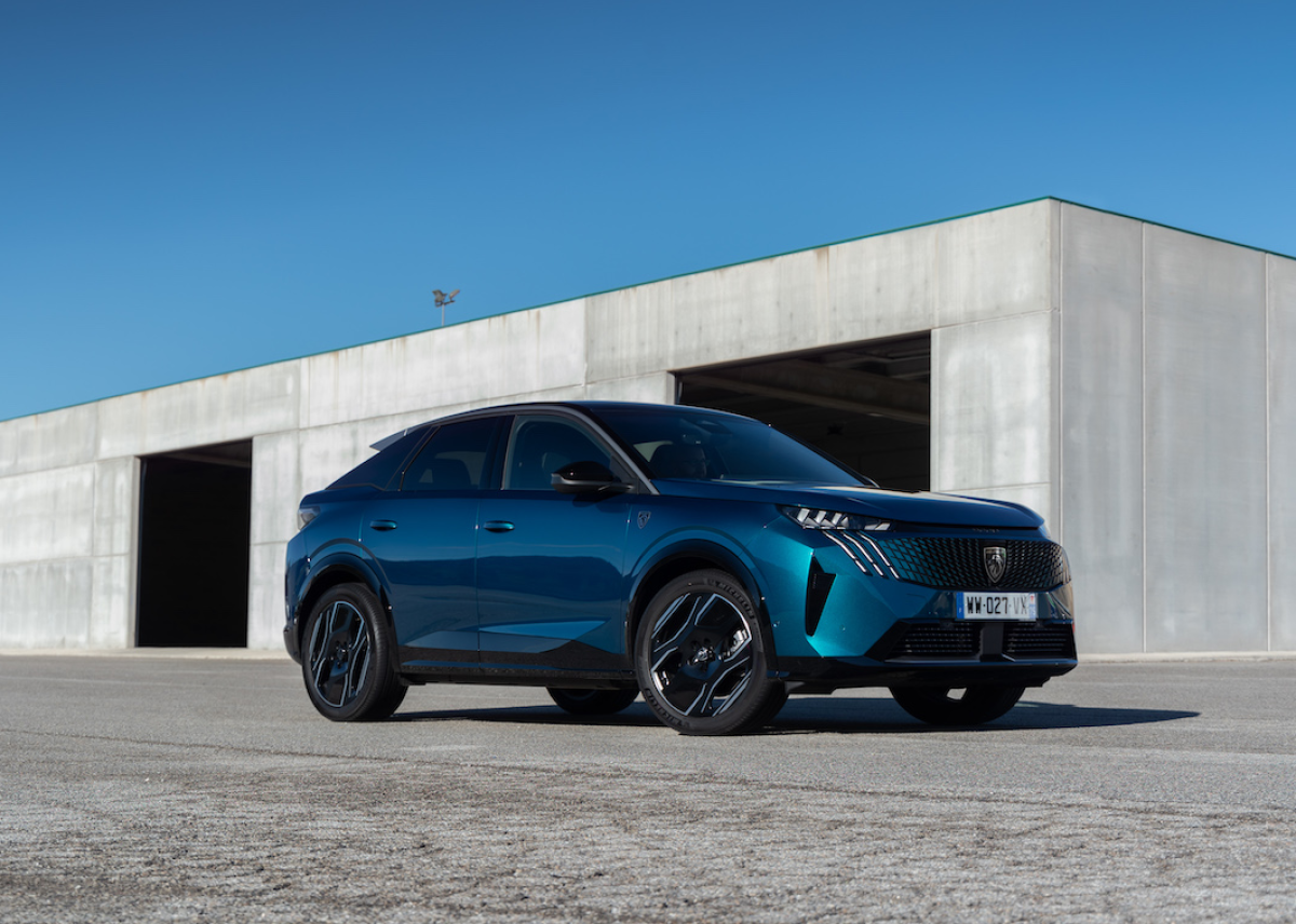 Neuer PEUGEOT 3008 und 5008 auch als Plug-In Hybrid bestellbar