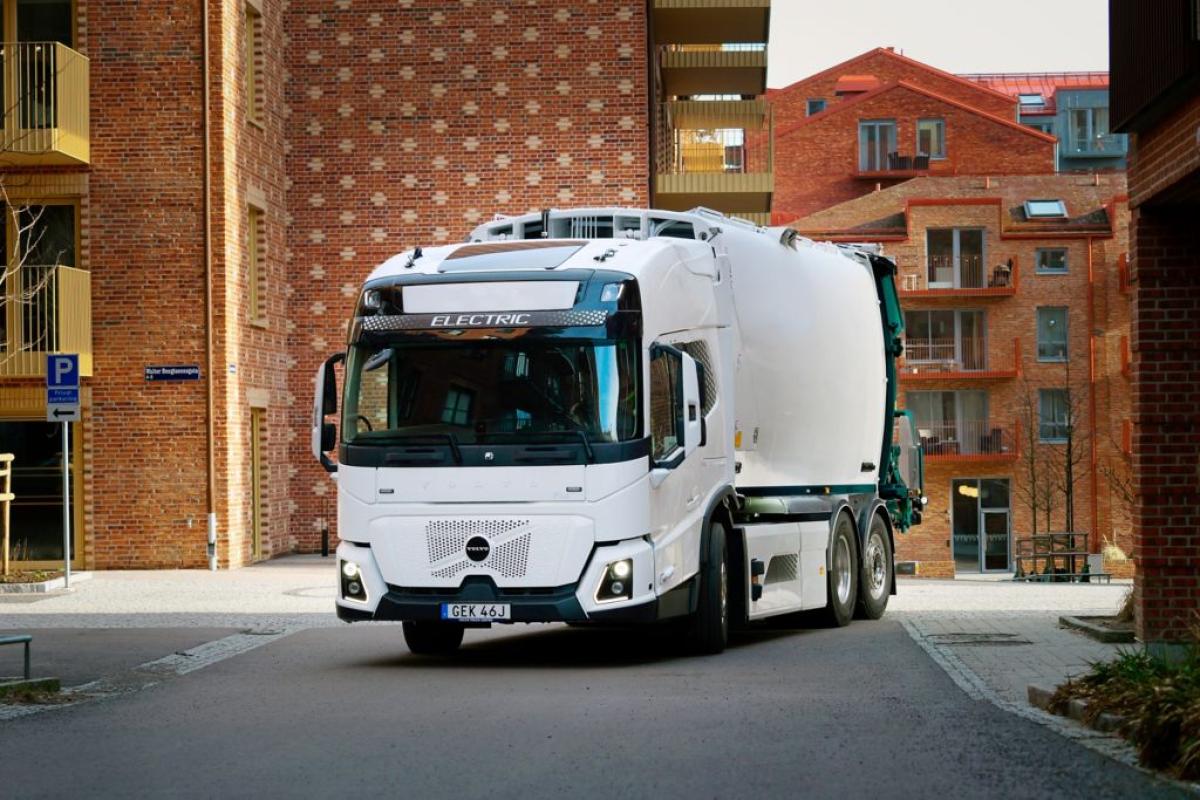 Volvo Trucks stellt neueste Generation elektrischer Lkw für den regionalen Einsatz bei der IFAT 2026 vor
