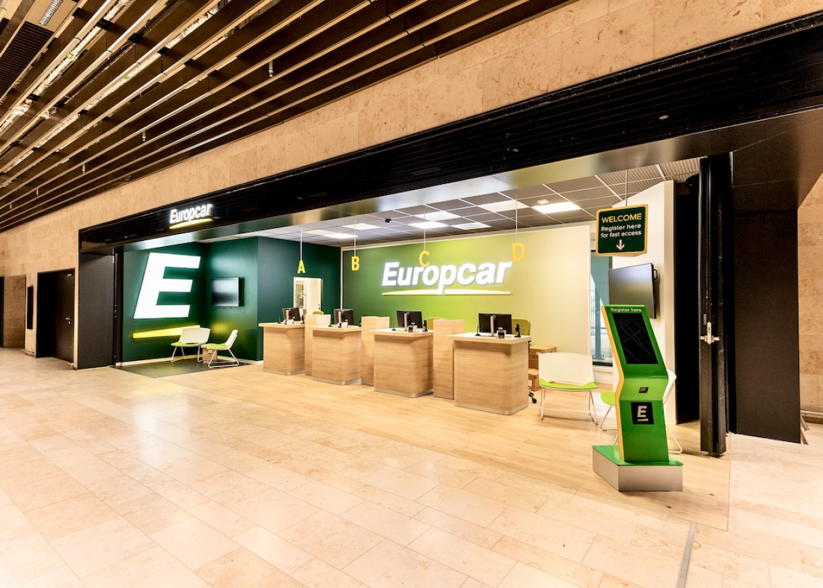 Europcar eröffnet Station am neuen Terminal 3 am Flughafen Frankfurt und überzeugt mit Premium-Exponat