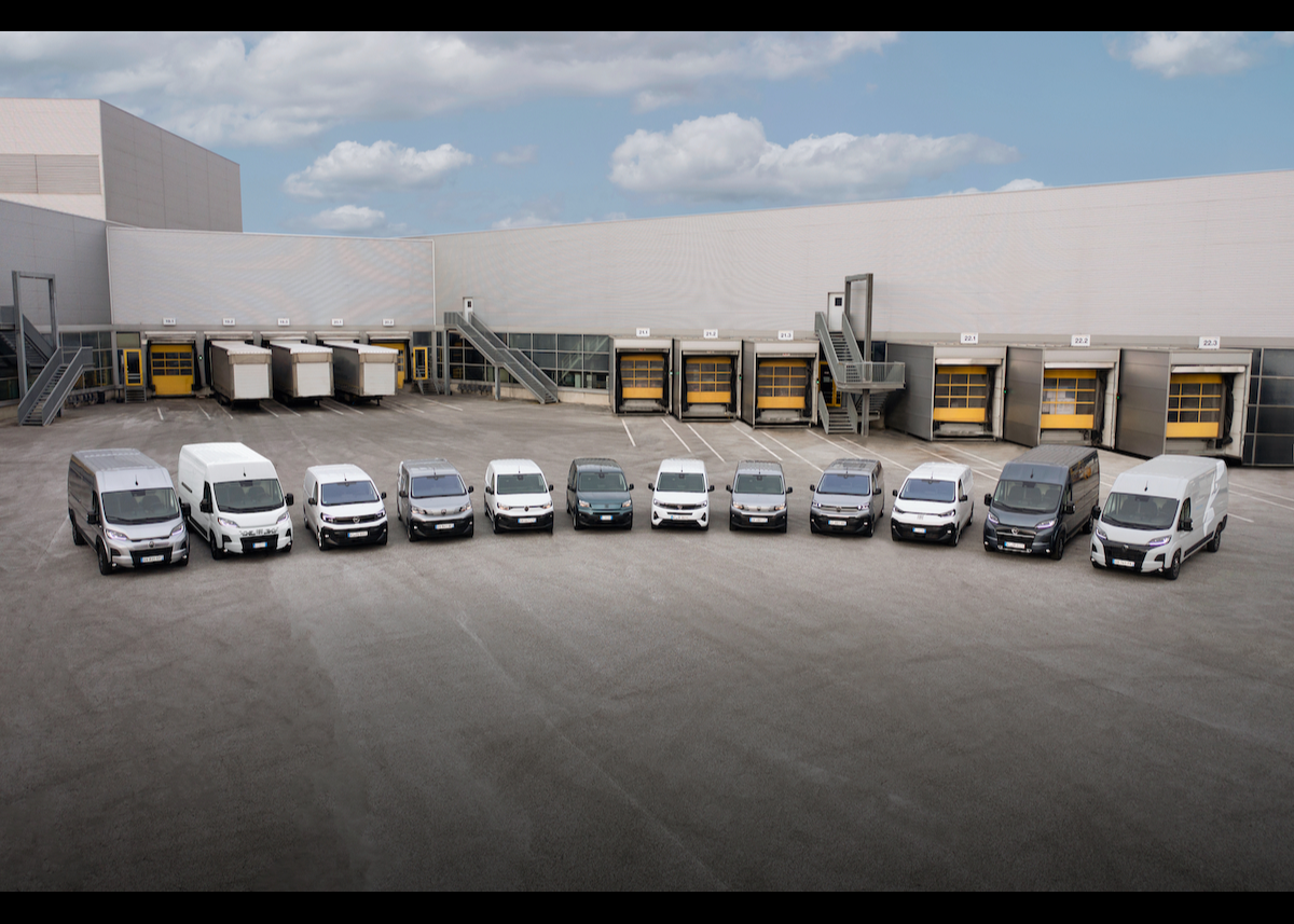 Die neuen Stellantis Pro One Transporter im Praxistest auf den Straßen Rüsselsheims