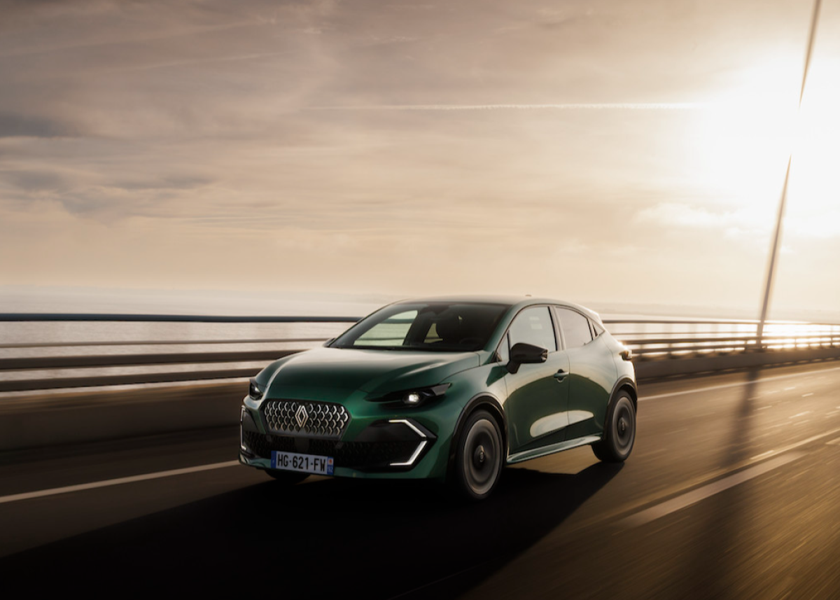 Renault Clio E-Tech Hybrid macht die Straßen bunt