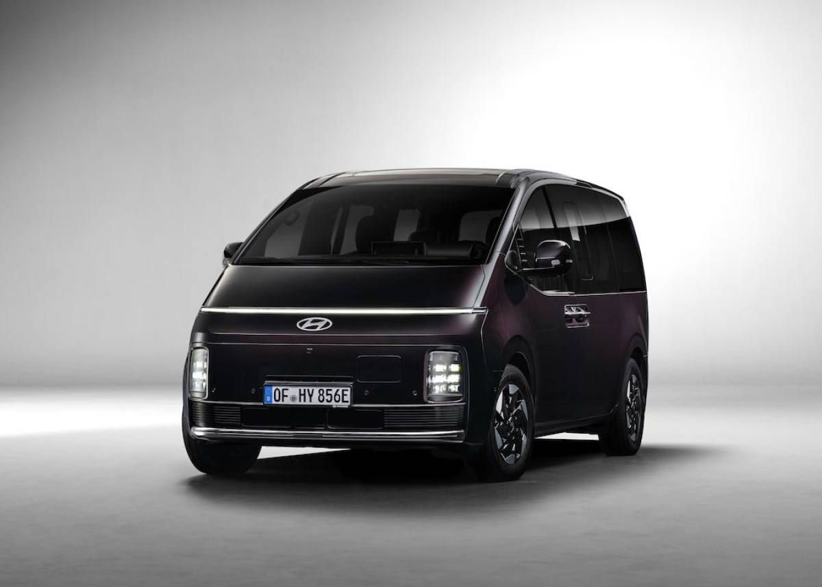 Weltpremiere: Hyundai STARIA Elektro feiert Debüt auf der Brussels Motor Show