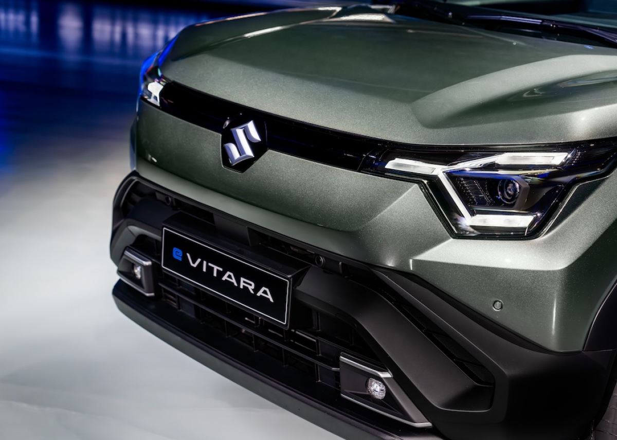 Suzuki e VITARA feiert Publikumspremiere auf der Motor Show in Brüssel 2025