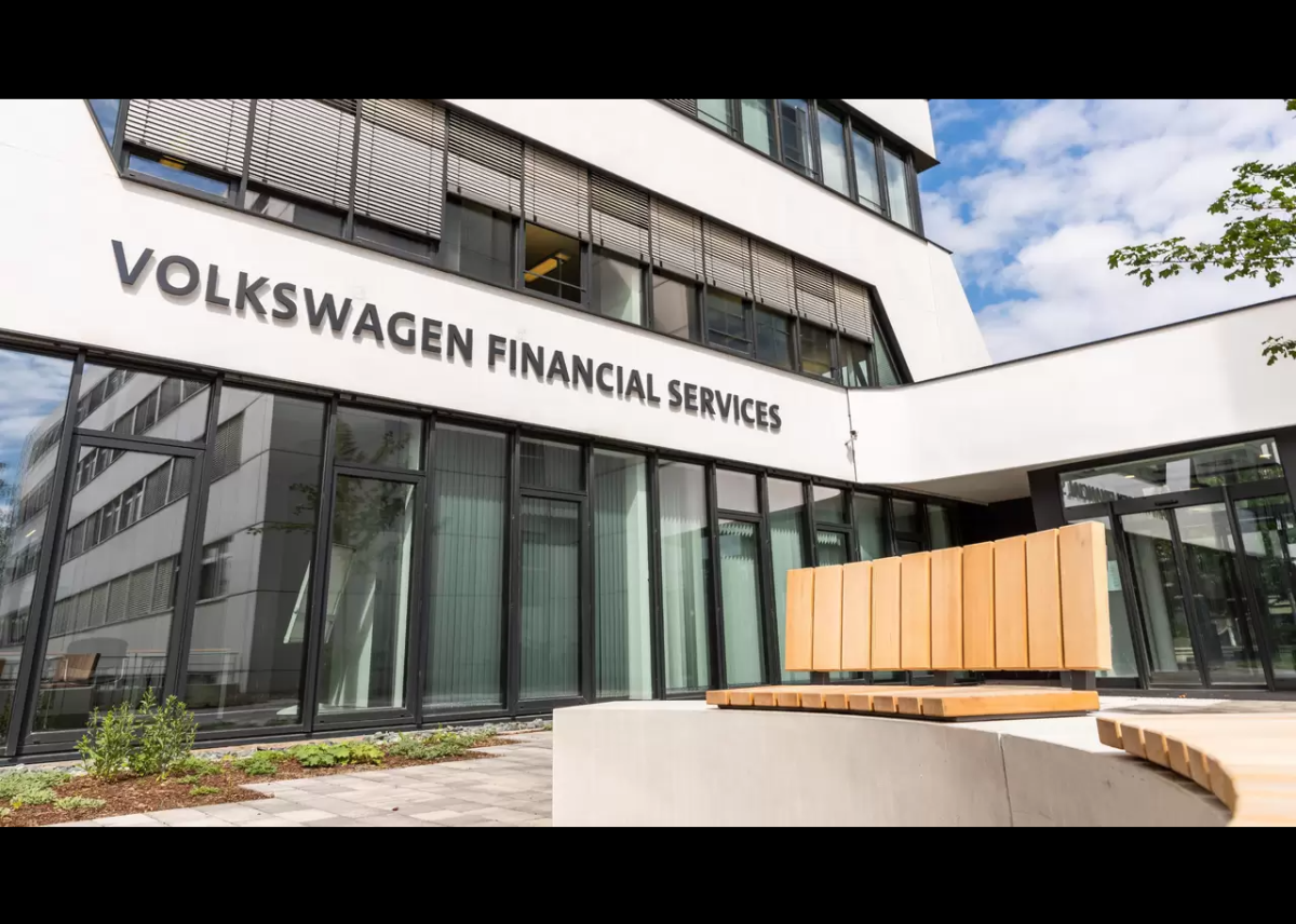 Volkswagen Financial Services AG und Volkswagen Bank GmbH schließen gesellschaftsrechtliche Neuaufstellung erfolgreich ab