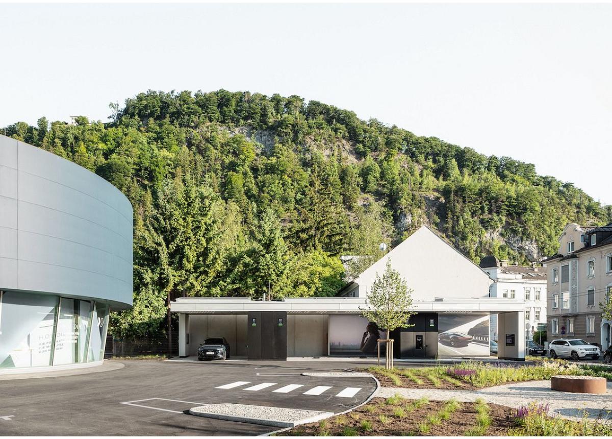  Audi definiert Schnellladen neu: erster Audi charging hub Österreichs in Salzburg eröffnet