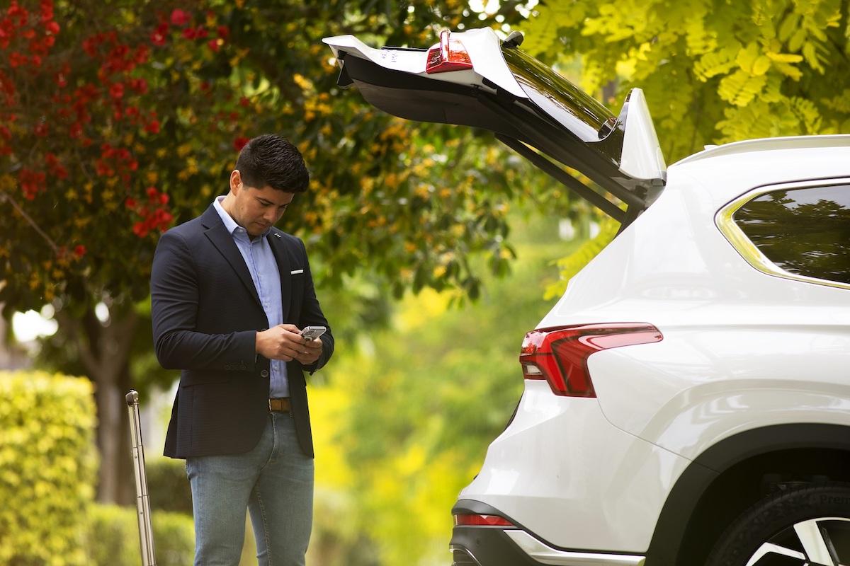 Auch im E-Auto gut versichert