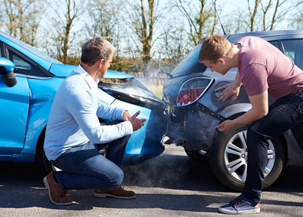 Augen auf, wenn’s kracht: Die 7 häufigsten Fehler nach einem Unfall