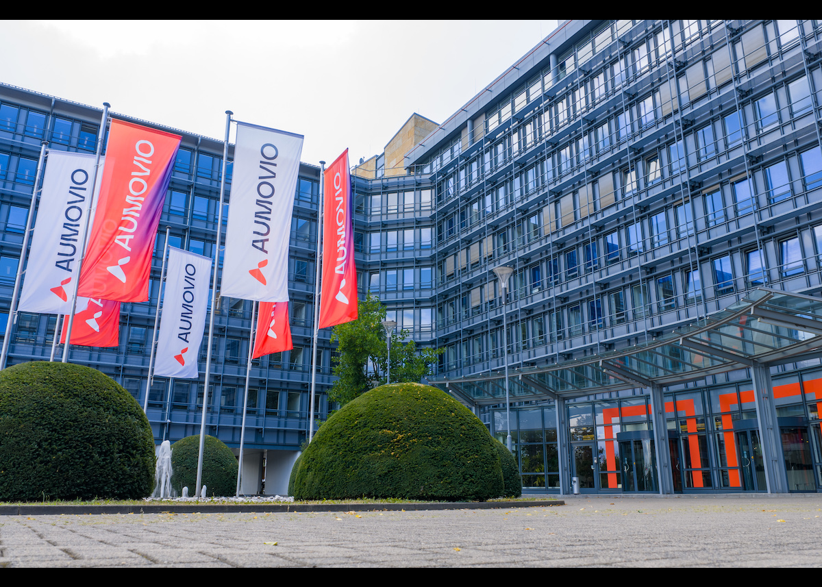AUMOVIO und BMW Group weiten Partnerschaft bei Elektronik und Bremstechnologien aus