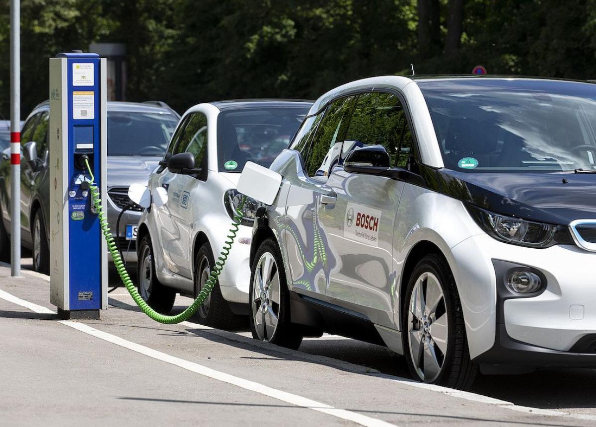 Bosch unterstützt mit Ladediensten den Hochlauf der Elektromobilität
