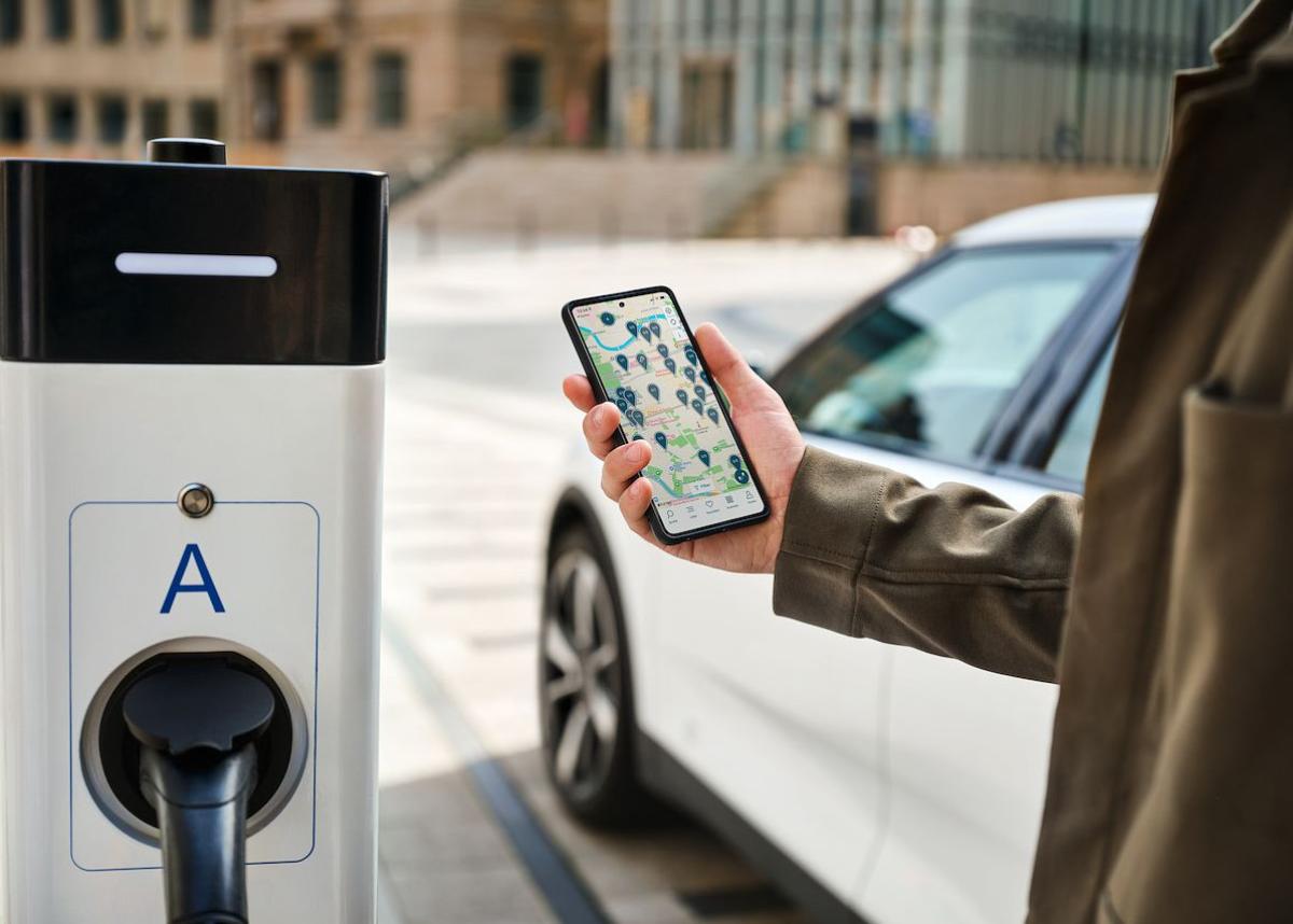 Laden und laden lassen: Elektro-Flotten mit CHARGE NOW for Business europaweit managen