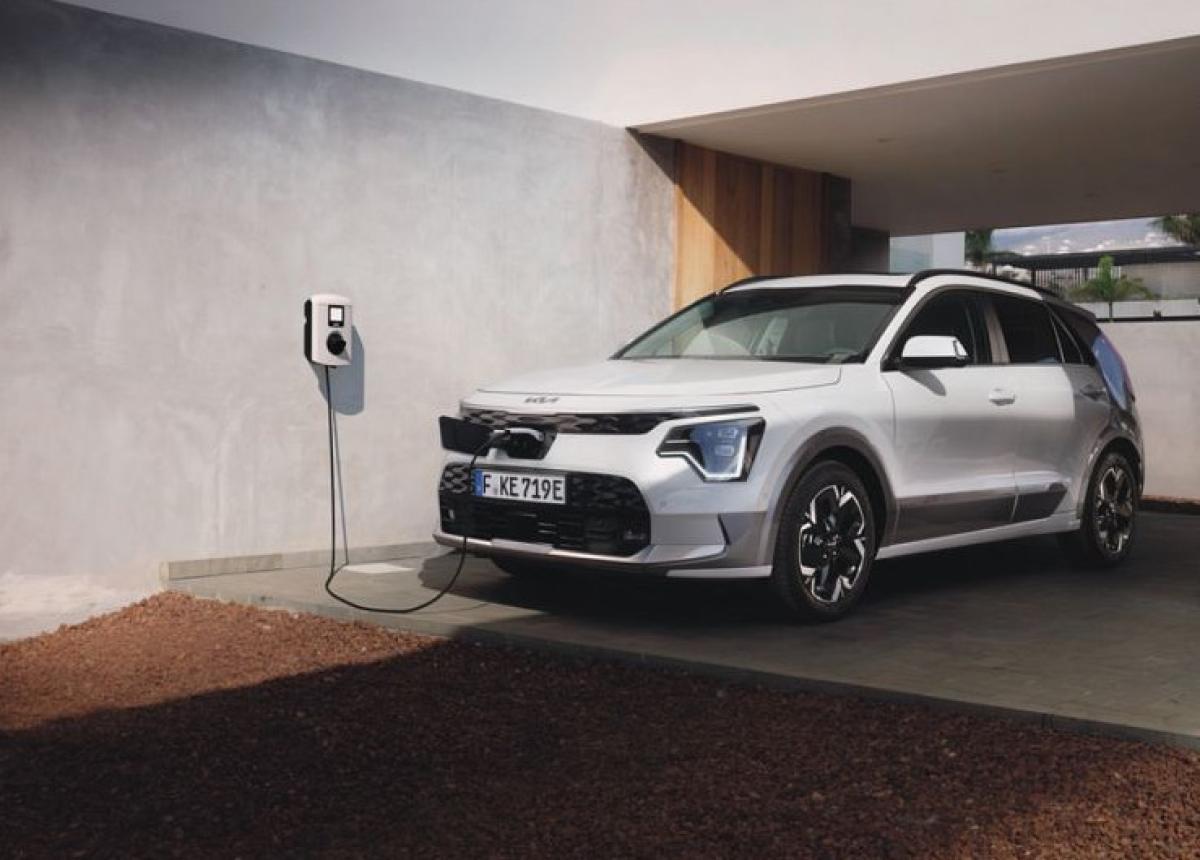 Kia Niro ab Werk mit Premiumreifen von Continental