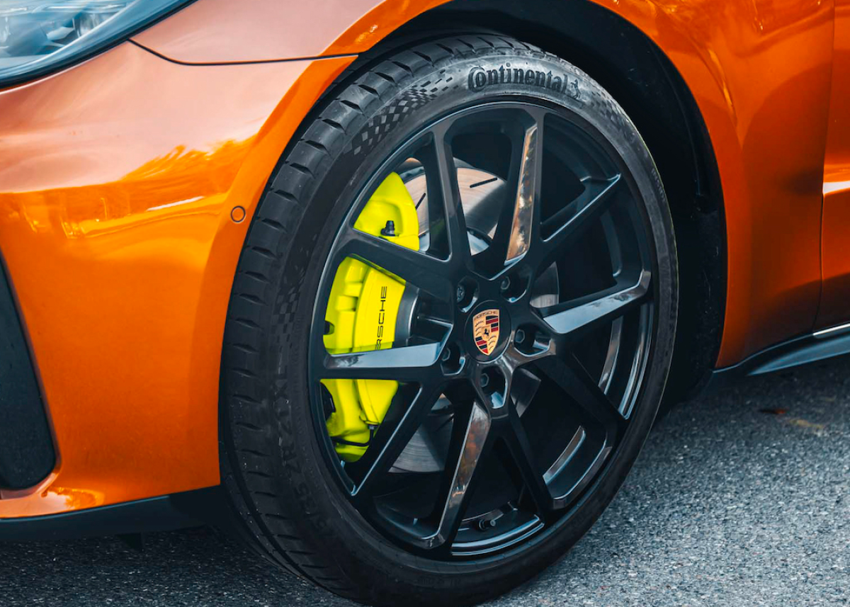 Continental stärkt Marktposition mit Ultra-High-Performance-Reifen