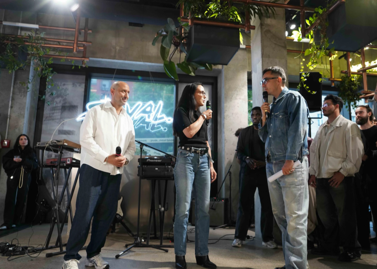 CUPRA und 032c inszenieren den CUPRA Raval als urbanes Design-Statement