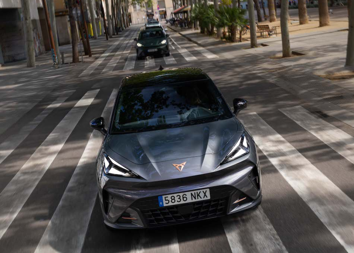 Der neue CUPRA Raval erobert die Straßen mit seinem rebellischen, urbanen Elektro-Charakter