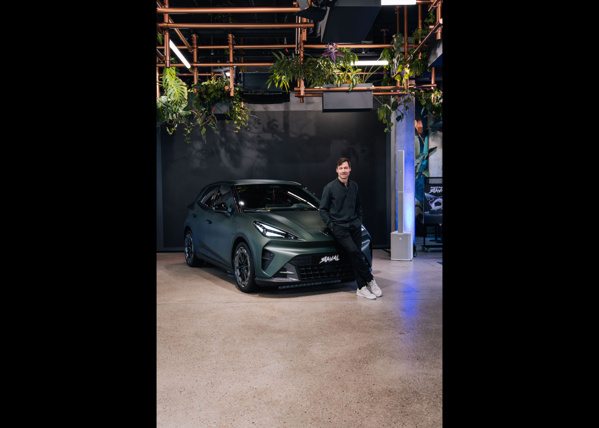 David Kross über den neuen CUPRA Raval: „Es fühlt sich an, als wolle man sofort losfahren“