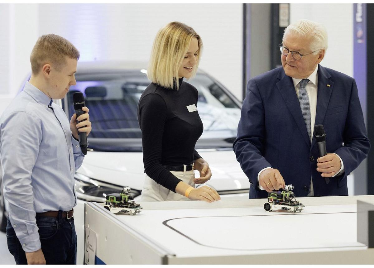 Bundespräsident Frank-Walter Steinmeier besucht „Future e-Mobility Campus“ von Volkswagen