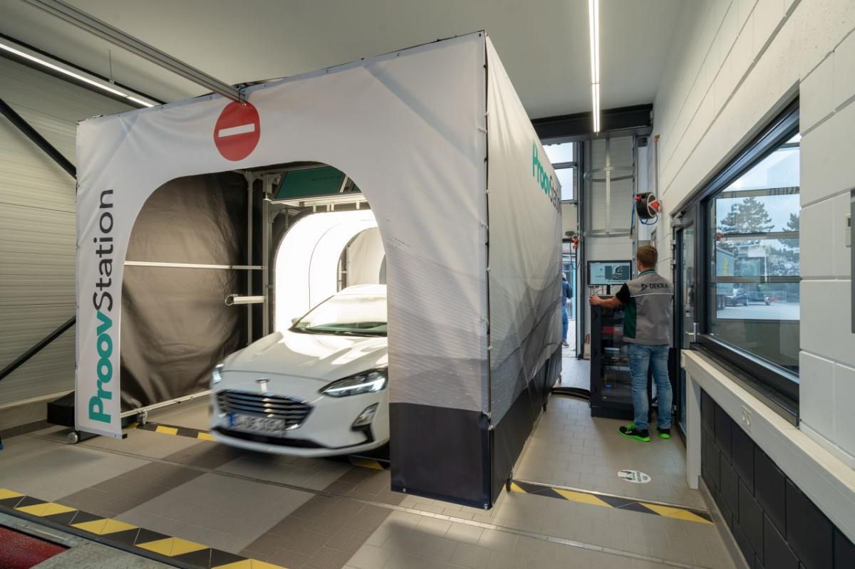 Digitale Technik unterstützt DEKRA-Experten