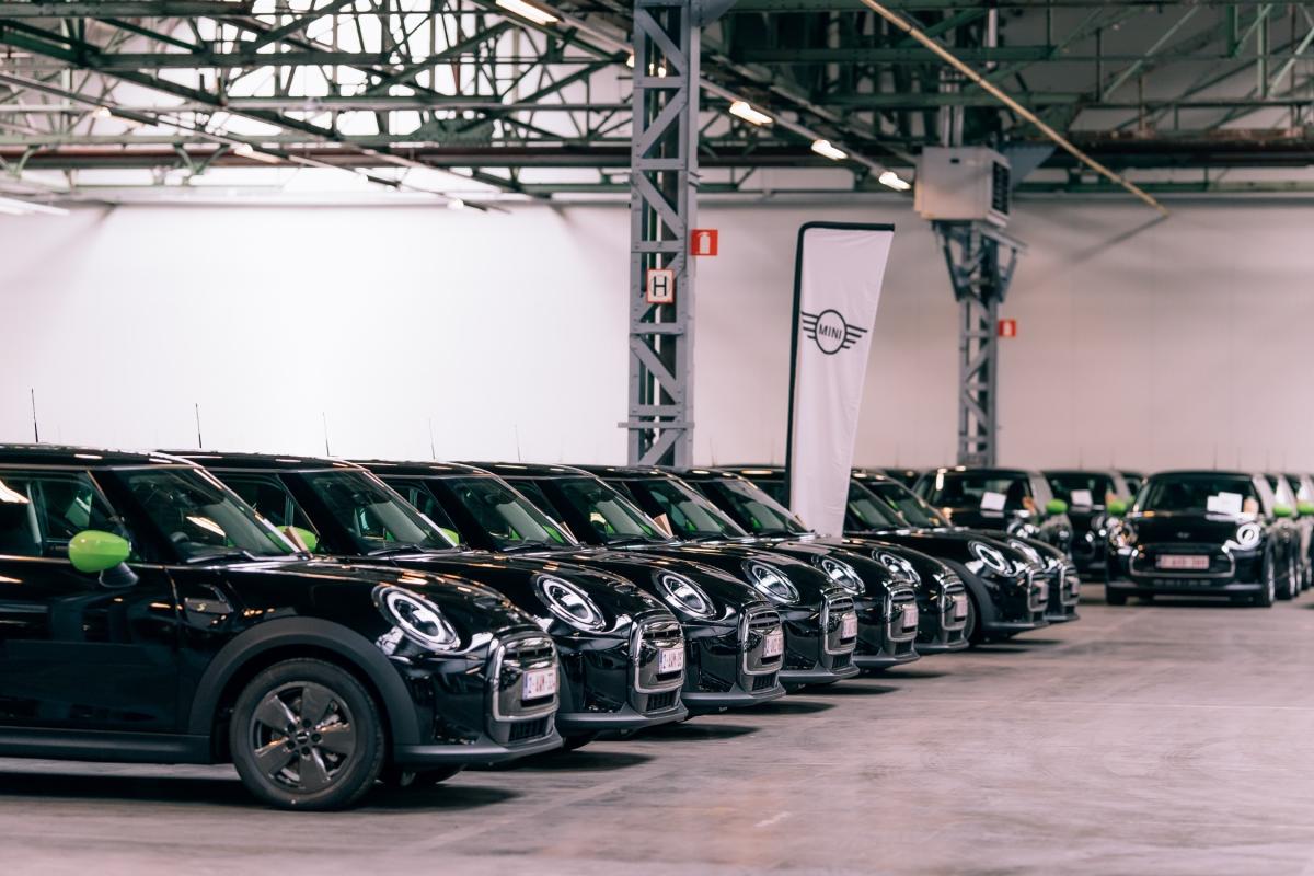 Größte MINI Cooper SE Flotte Europas bei Deloitte