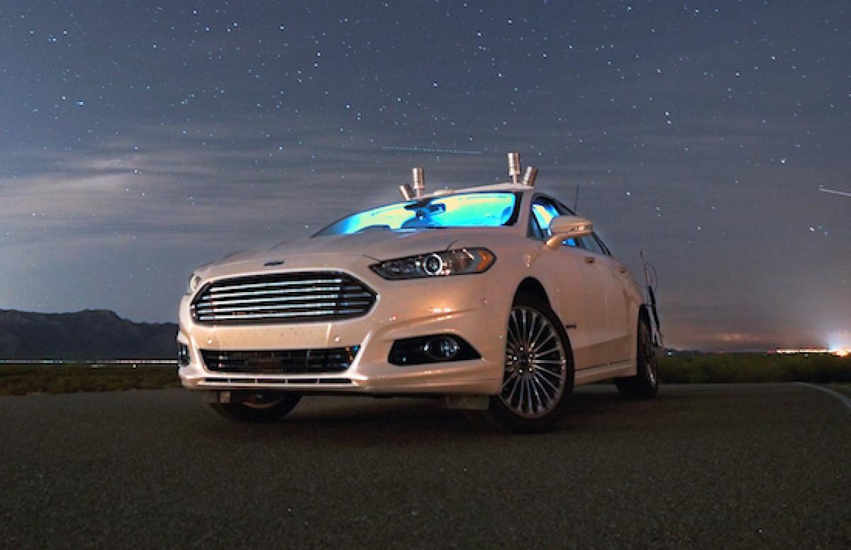 Ford testet autonom fahrende Fusion-Forschungsfahrzeuge in völliger Dunkelheit