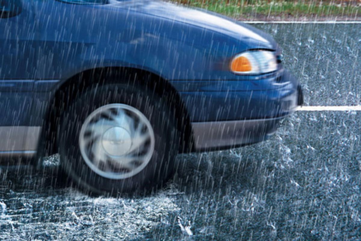 Aquaplaning im Herbst